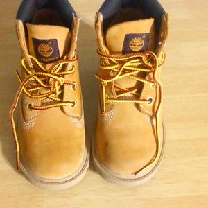 Kids Timberland waterproof boots size 8c